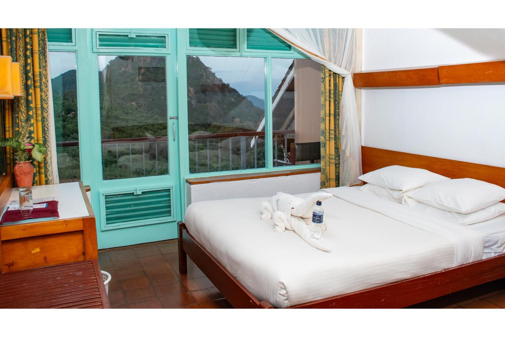 Ngulia Safari Lodge Ithumba Экстерьер фото
